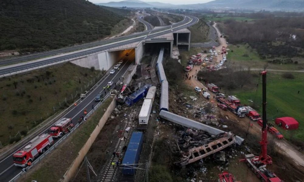 Τέμπη: Αποκαλυπτικές οι συνομιλίες του σταθμάρχη με την αστυνομία κατόπιν της σύγκρουσης- Εμφανής η παντελής απουσία σχεδίου (Βίντεο)